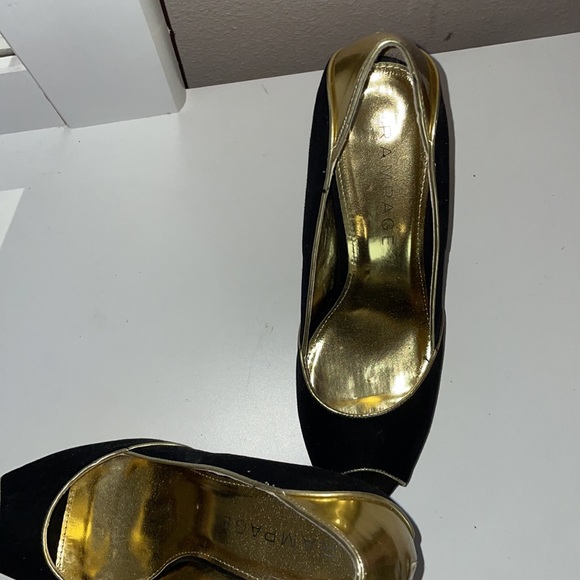 black heels with gold rim open toe - Picture 3 of 5